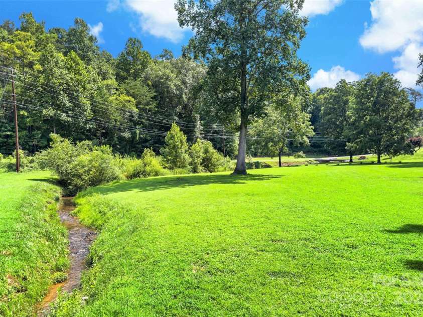 100 Goose Creek Road, Marion, NC 28752.  MLS# CAR4166247, YatesRealty ID 2745. 