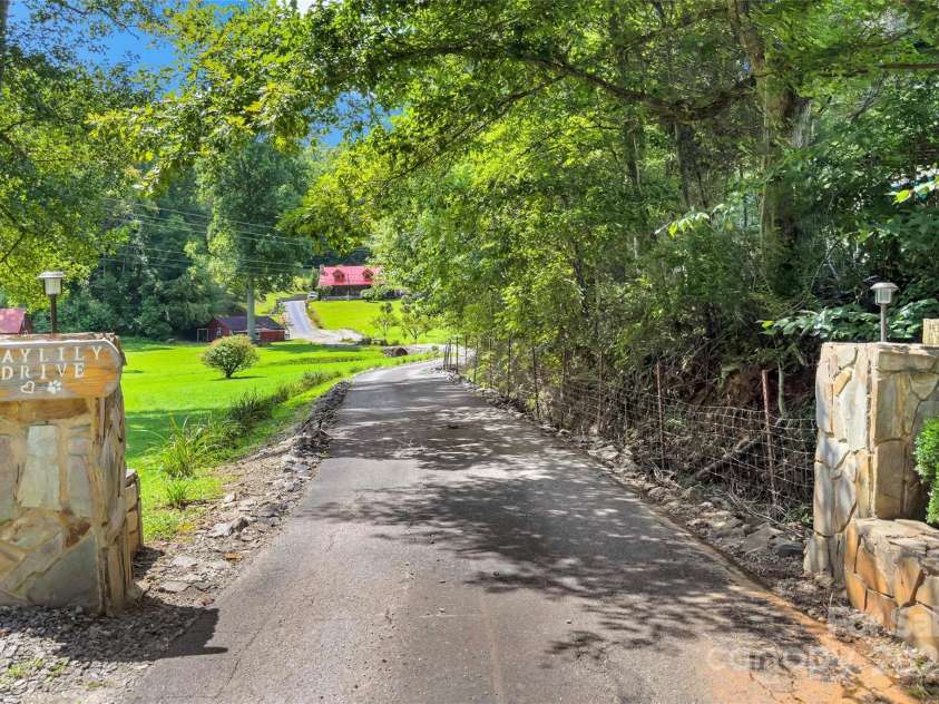 100 Goose Creek Road, Marion, NC 28752.  MLS# CAR4166247, YatesRealty ID 2745. Entrance