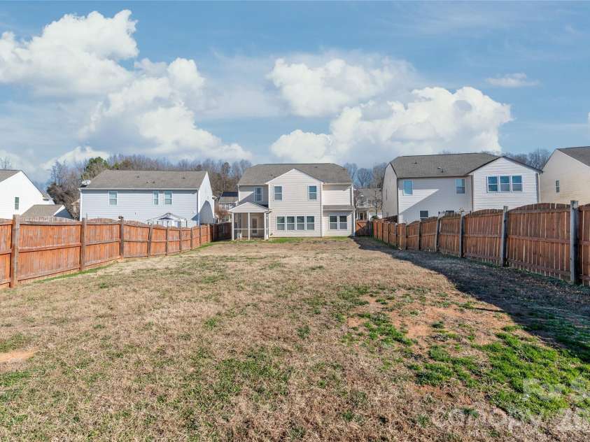 10229 Snowbell Court, Charlotte, NC 28215.  MLS# CAR4338183, YatesRealty ID 2745. Back yard