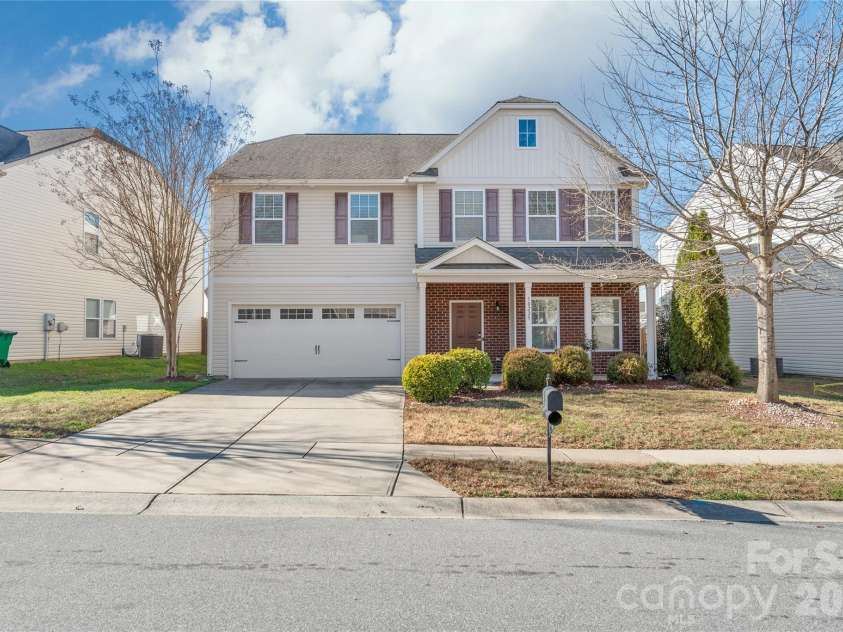 10229 Snowbell Court, Charlotte, NC 28215.  MLS# CAR4338183, YatesRealty ID 2745. Front of house