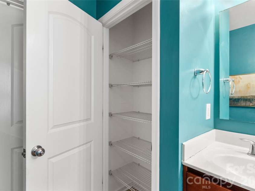 10229 Snowbell Court, Charlotte, NC 28215.  MLS# CAR4338183, YatesRealty ID 2745. Primary bath closet