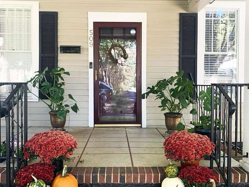 509 8th Street, Newton, NC 28658.  MLS# CAR4283937, YatesRealty ID 27450. 