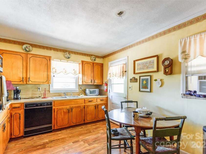 1228 Christopher Circle, Rock Hill, SC 29730.  MLS# CAR4274152, YatesRealty ID 27451. 