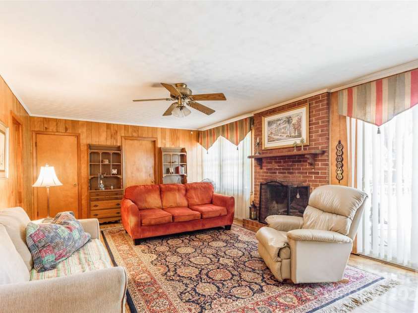 1228 Christopher Circle, Rock Hill, SC 29730.  MLS# CAR4274152, YatesRealty ID 27451. 
