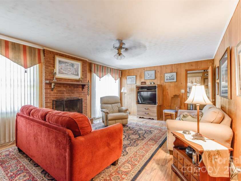 1228 Christopher Circle, Rock Hill, SC 29730.  MLS# CAR4274152, YatesRealty ID 27451. 