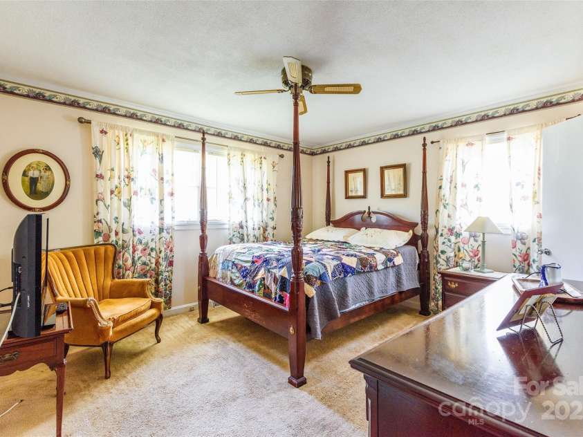 1228 Christopher Circle, Rock Hill, SC 29730.  MLS# CAR4274152, YatesRealty ID 27451. 