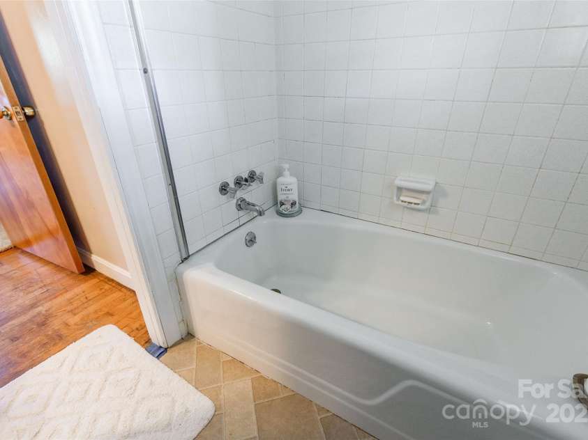1228 Christopher Circle, Rock Hill, SC 29730.  MLS# CAR4274152, YatesRealty ID 27451. 
