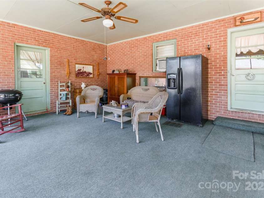 1228 Christopher Circle, Rock Hill, SC 29730.  MLS# CAR4274152, YatesRealty ID 27451. 