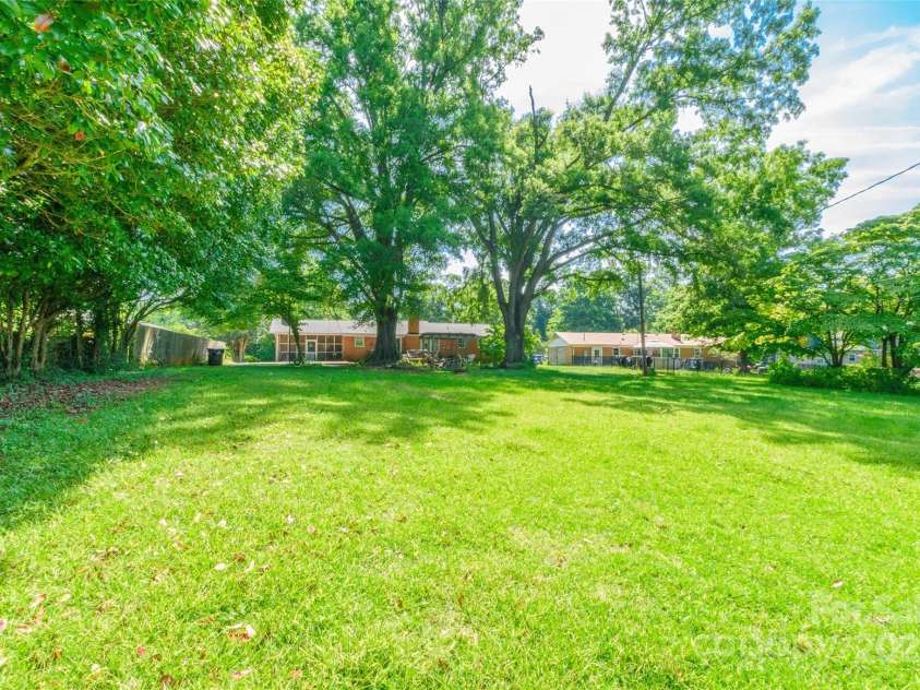 1228 Christopher Circle, Rock Hill, SC 29730.  MLS# CAR4274152, YatesRealty ID 27451. 