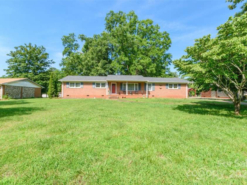 1228 Christopher Circle, Rock Hill, SC 29730.  MLS# CAR4274152, YatesRealty ID 27451. 