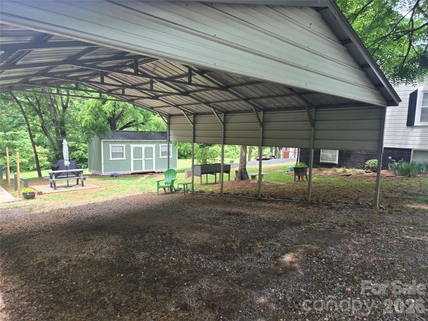 156 Caldwell Avenue, Newton, NC 28658.  MLS# CAR4387971, YatesRealty ID 27451. 