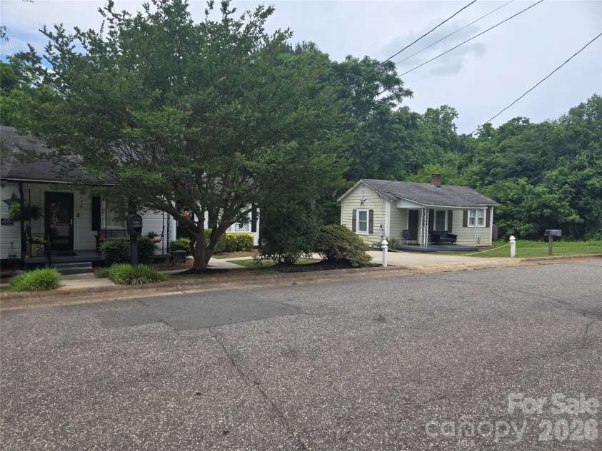 156 Caldwell Avenue, Newton, NC 28658.  MLS# CAR4387971, YatesRealty ID 27451. 