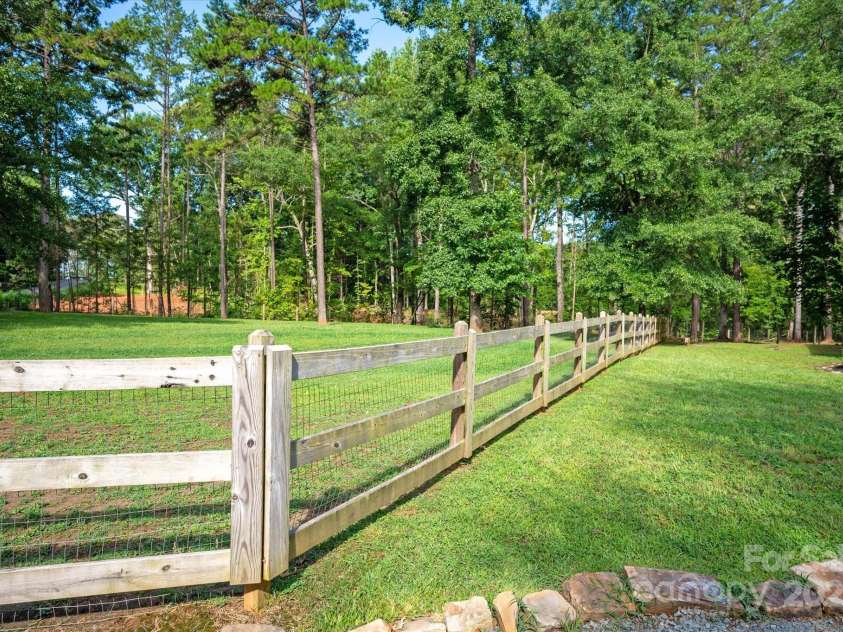 9806 Joe Kerr Road, Waxhaw, NC 28173.  MLS# CAR4281781, YatesRealty ID 27452. 