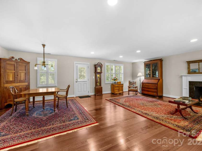 50 Griffing Boulevard, Asheville, NC 28804.  MLS# CAR4282247, YatesRealty ID 27454. Lots of light