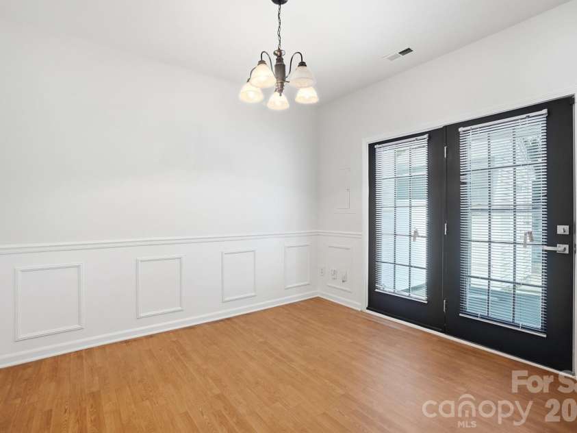 5315 Jocelyn Lane, Charlotte, NC 28269.  MLS# CAR4387226, YatesRealty ID 27454. Dining Area
