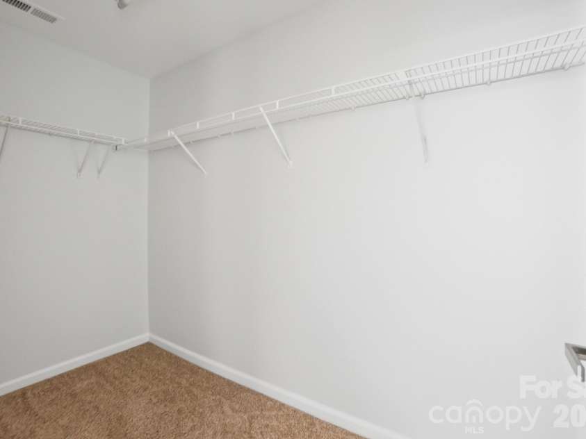 5315 Jocelyn Lane, Charlotte, NC 28269.  MLS# CAR4387226, YatesRealty ID 27454. Primary Closet