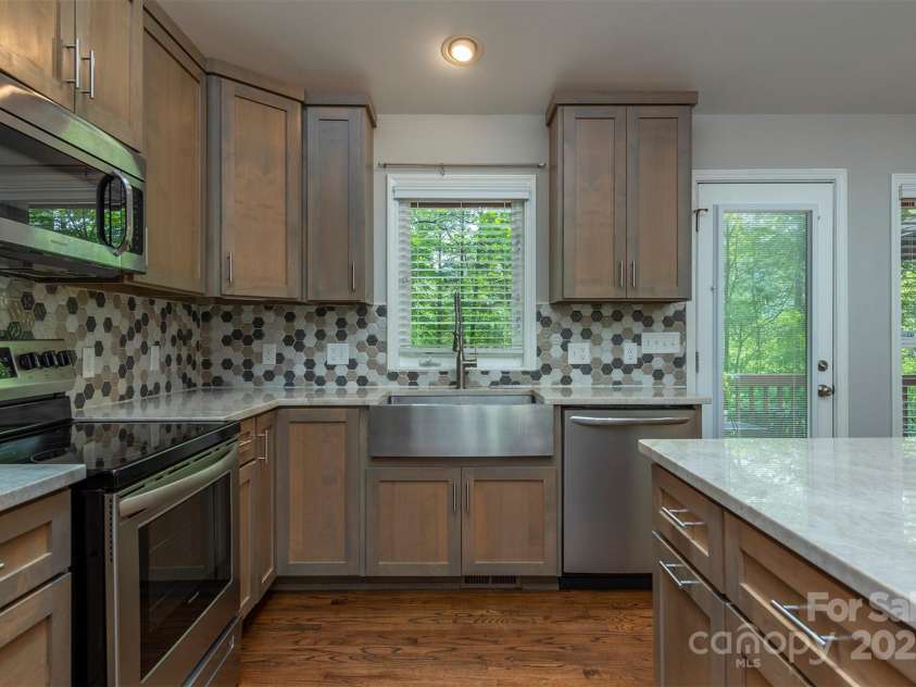 114 Richard Lane, Black Mountain, NC 28711.  MLS# CAR4270307, YatesRealty ID 27456. Fully updated kitchen.