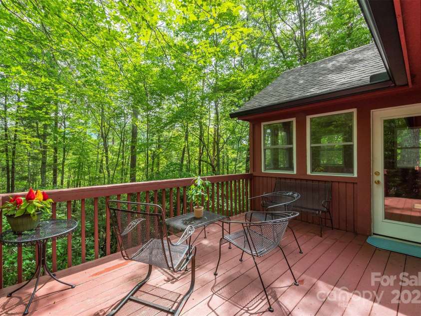 114 Richard Lane, Black Mountain, NC 28711.  MLS# CAR4270307, YatesRealty ID 27456. Private back deck.