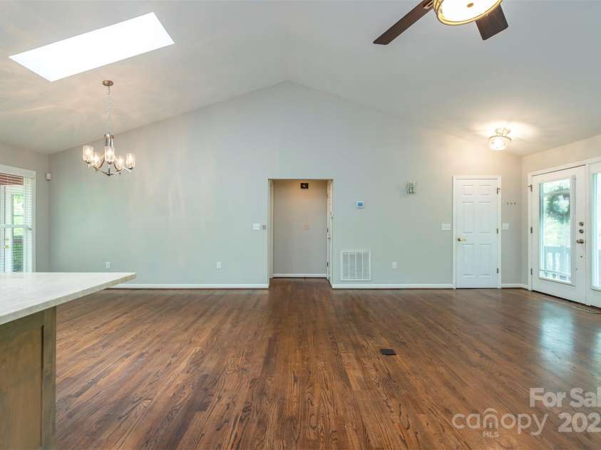 114 Richard Lane, Black Mountain, NC 28711.  MLS# CAR4270307, YatesRealty ID 27456. Split bedroom floor plan.