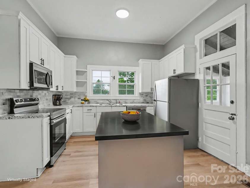 305 White Street, Lancaster, SC 29720.  MLS# CAR4376027, YatesRealty ID 27457. 