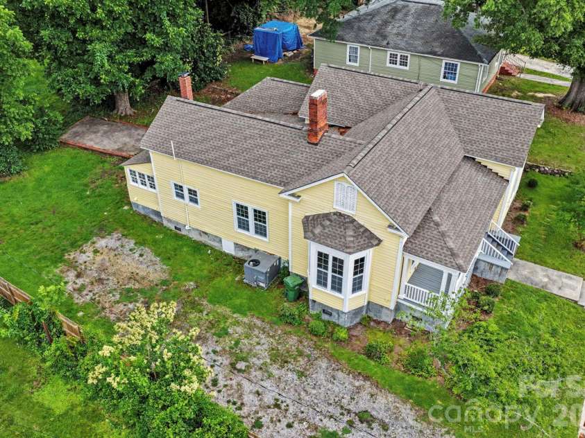 305 White Street, Lancaster, SC 29720.  MLS# CAR4376027, YatesRealty ID 27457. 