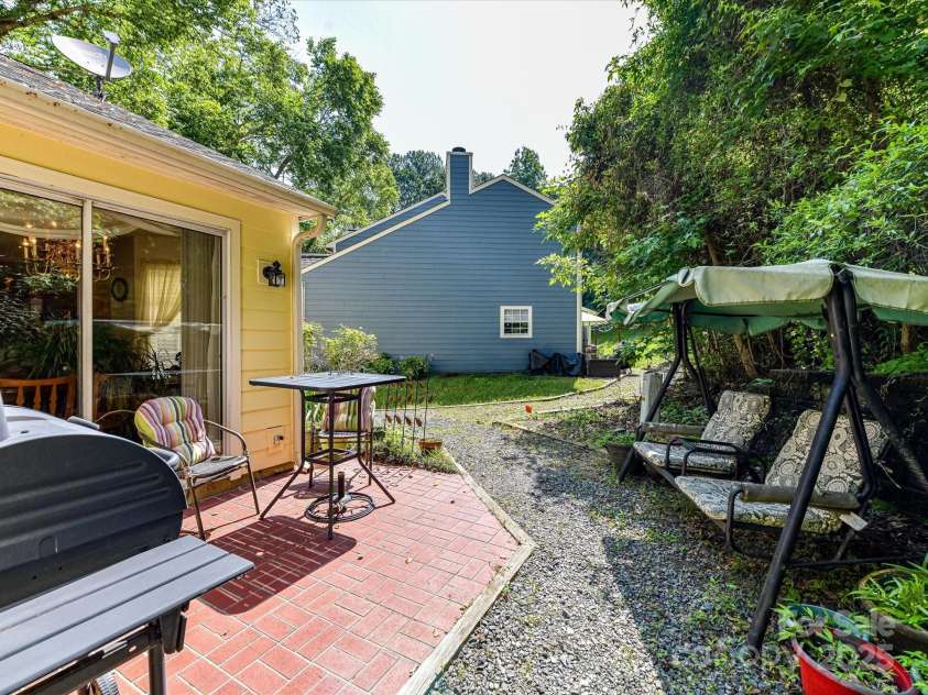 9337 Four Mile Creek Road, Charlotte, NC 28277.  MLS# CAR4269002, YatesRealty ID 27459. Patio