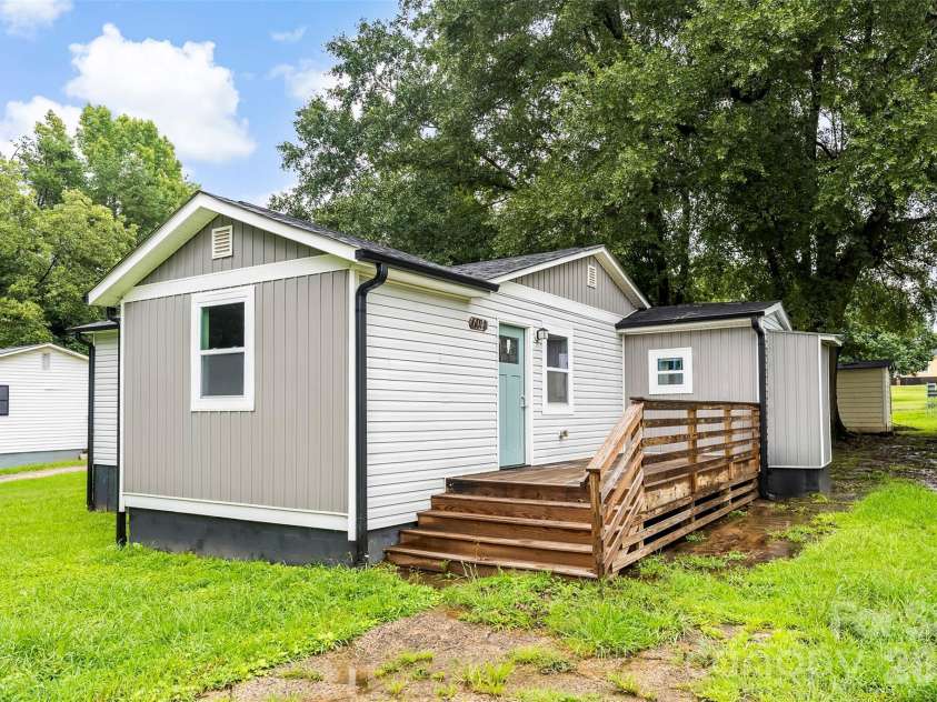 601 Rhyne Circle, Gastonia, NC 28054.  MLS# CAR4311148, YatesRealty ID 2746. 