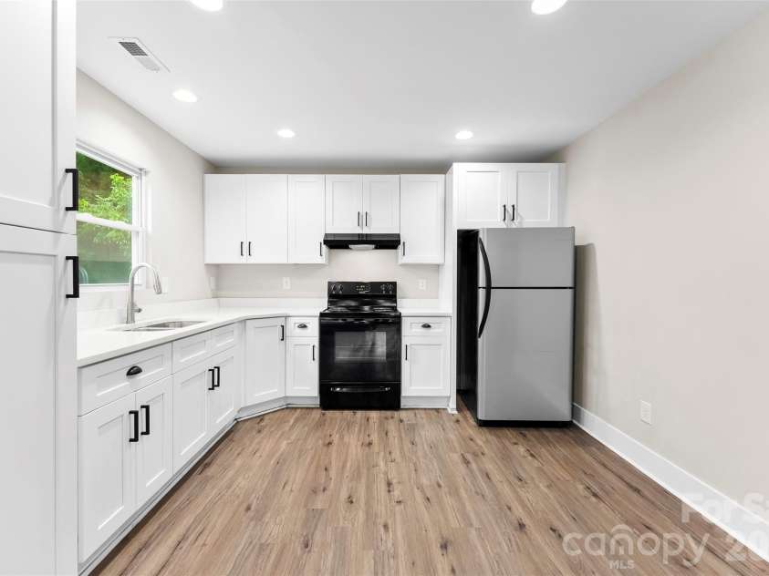 601 Rhyne Circle, Gastonia, NC 28054.  MLS# CAR4311148, YatesRealty ID 2746. 