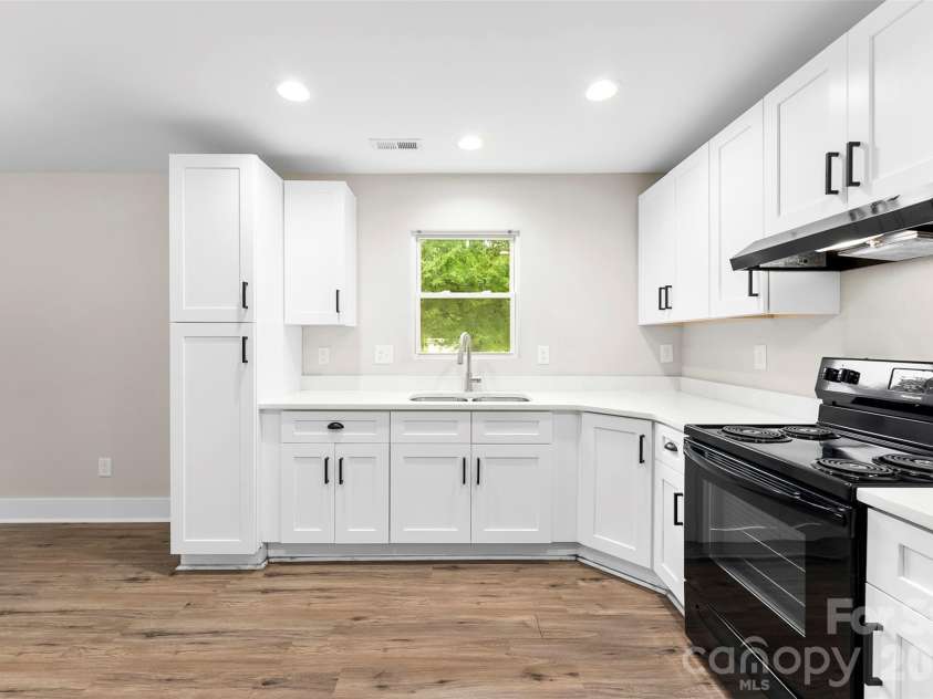 601 Rhyne Circle, Gastonia, NC 28054.  MLS# CAR4311148, YatesRealty ID 2746. 