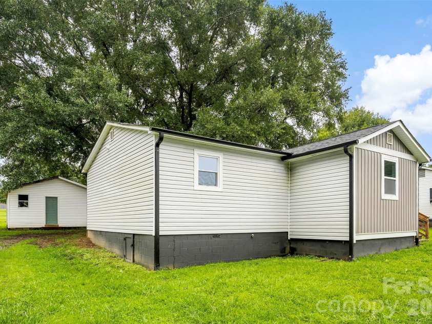 601 Rhyne Circle, Gastonia, NC 28054.  MLS# CAR4311148, YatesRealty ID 2746. 