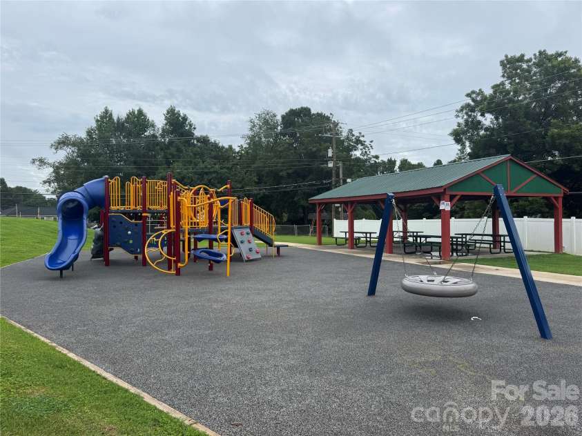 601 Rhyne Circle, Gastonia, NC 28054.  MLS# CAR4311148, YatesRealty ID 2746. 