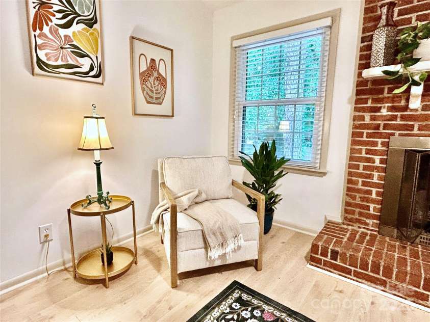 9334 New Towne Drive, Matthews, NC 28105.  MLS# CAR4275709, YatesRealty ID 27460. Reading nook