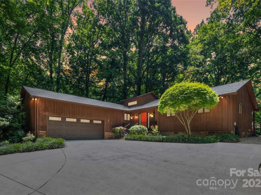 7874 Golf Course Drive, Denver, NC 28037.  MLS# CAR4274174, YatesRealty ID 27461. 