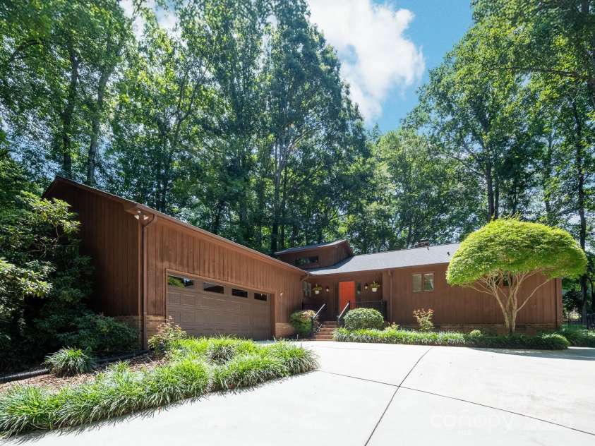 7874 Golf Course Drive, Denver, NC 28037.  MLS# CAR4274174, YatesRealty ID 27461. 