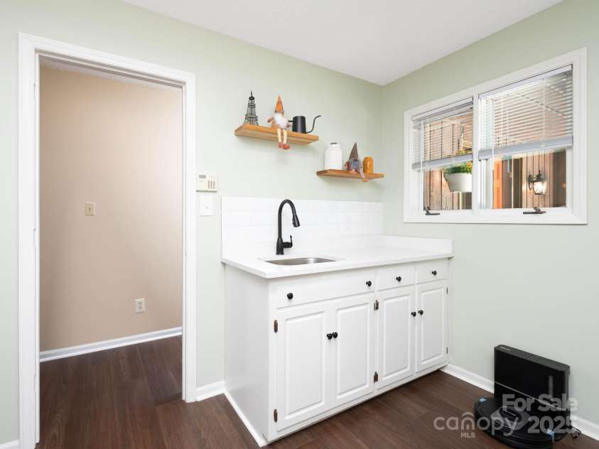 7874 Golf Course Drive, Denver, NC 28037.  MLS# CAR4274174, YatesRealty ID 27461. 