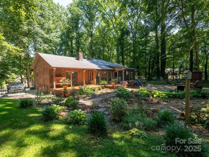 7874 Golf Course Drive, Denver, NC 28037.  MLS# CAR4274174, YatesRealty ID 27461. 