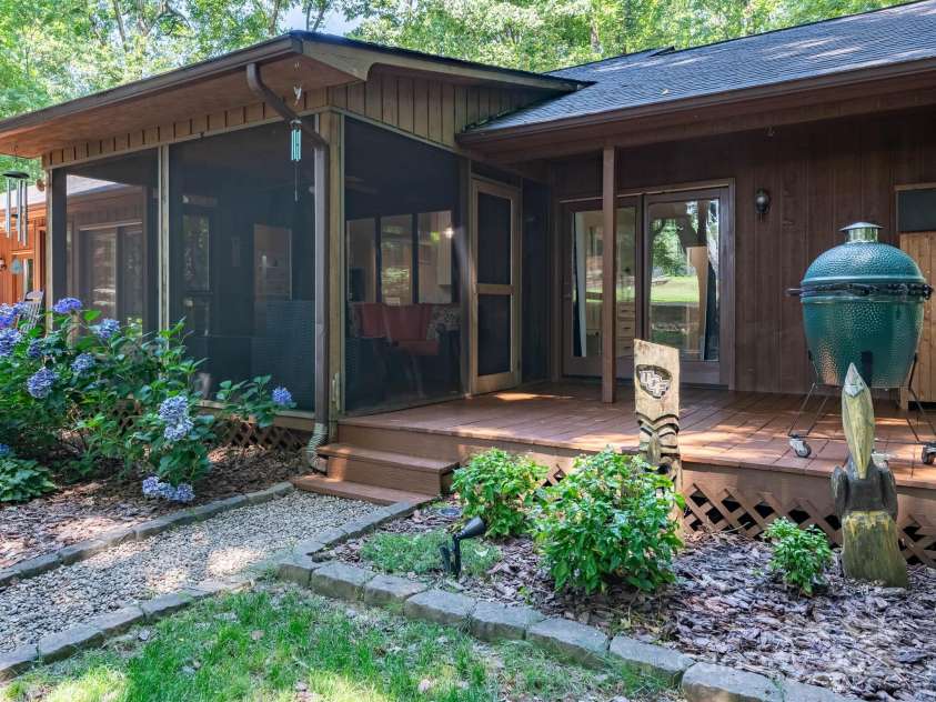 7874 Golf Course Drive, Denver, NC 28037.  MLS# CAR4274174, YatesRealty ID 27461. 