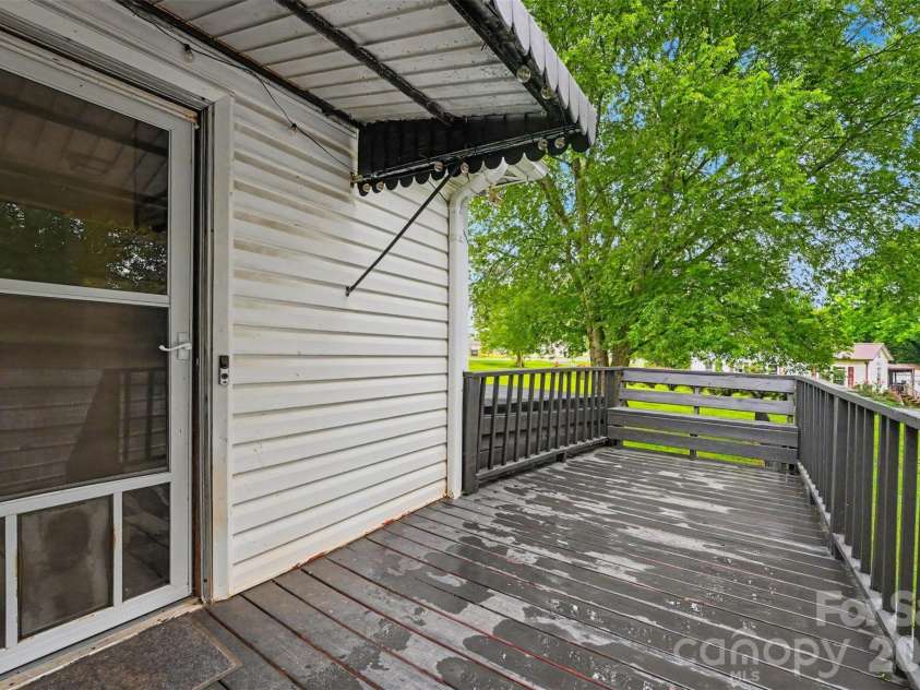 2461 Startown Road, Newton, NC 28658.  MLS# CAR4388500, YatesRealty ID 27463. 