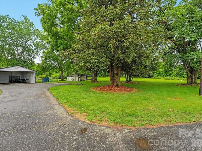 2461 Startown Road, Newton, NC 28658.  MLS# CAR4388500, YatesRealty ID 27463. 