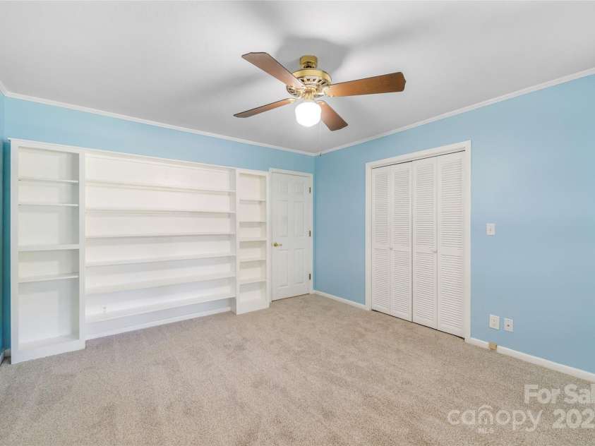 102 Boyd Drive, Flat Rock, NC 28731.  MLS# CAR4291135, YatesRealty ID 27464. 