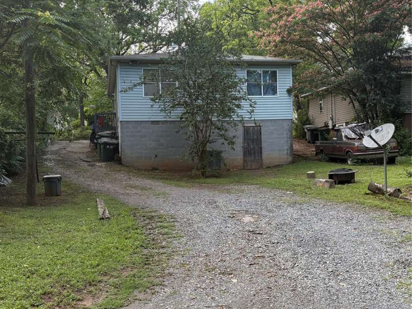 1304 Davidson Street, Charlotte, NC 28206.  MLS# CAR4389279, YatesRealty ID 27464. 