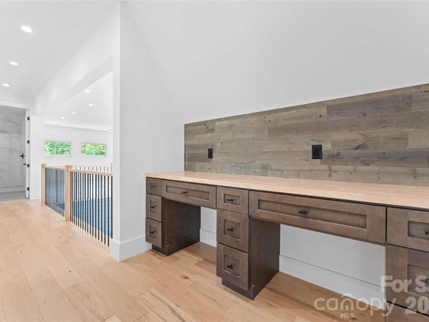 3078 Mountain Creek Drive, Sherrills Ford, NC 28673.  MLS# CAR4260558, YatesRealty ID 27468. Custom build ins for studying or office work