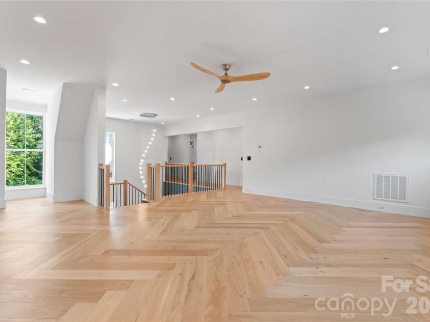 3078 Mountain Creek Drive, Sherrills Ford, NC 28673.  MLS# CAR4260558, YatesRealty ID 27468. Large bonus room