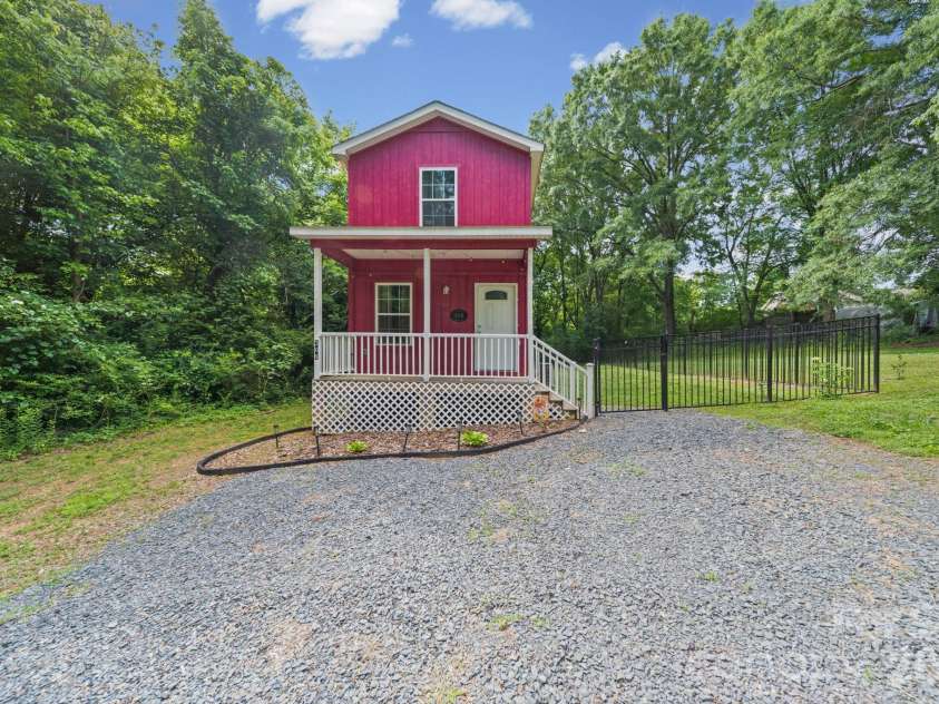 308 E 10th Street, Oakboro, NC 28129.  MLS# CAR4388794, YatesRealty ID 27468. 