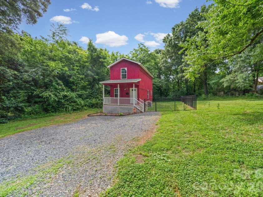 308 E 10th Street, Oakboro, NC 28129.  MLS# CAR4388794, YatesRealty ID 27468. 