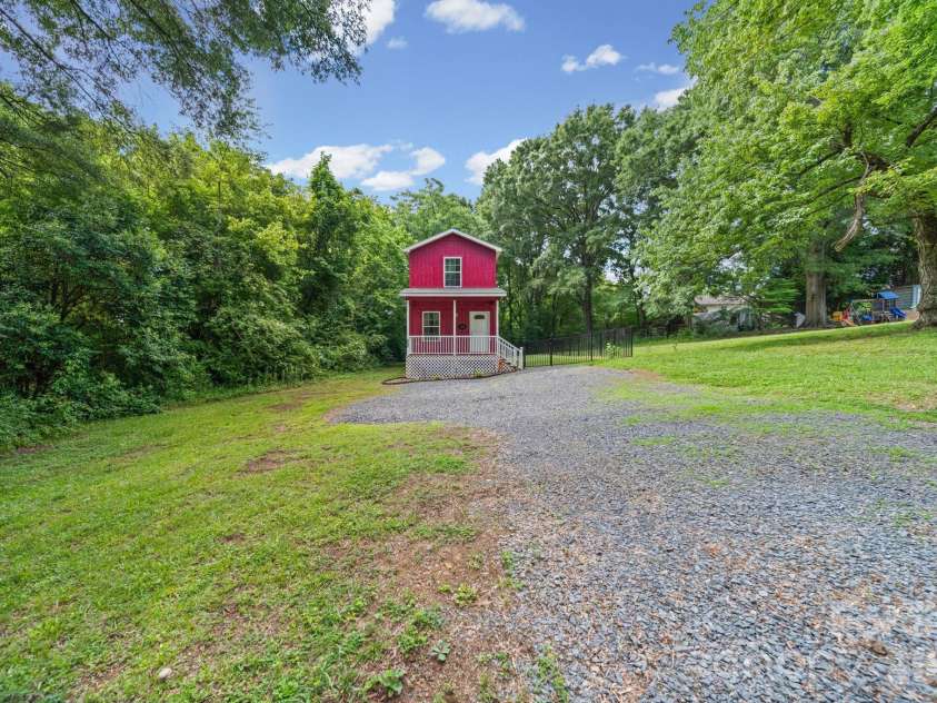 308 E 10th Street, Oakboro, NC 28129.  MLS# CAR4388794, YatesRealty ID 27468. 