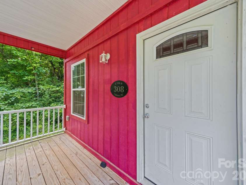 308 E 10th Street, Oakboro, NC 28129.  MLS# CAR4388794, YatesRealty ID 27468. 