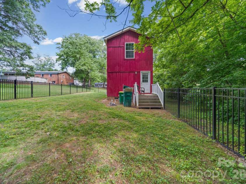 308 E 10th Street, Oakboro, NC 28129.  MLS# CAR4388794, YatesRealty ID 27468. 