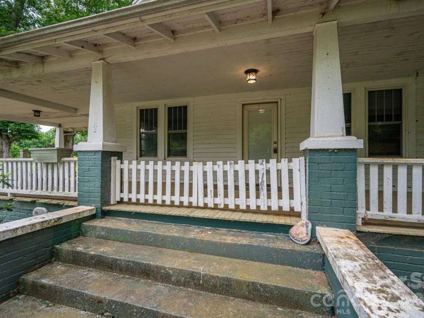 1143 Stagecoach Trail, Lawndale, NC 28090.  MLS# CAR4386296, YatesRealty ID 27469. Front Proch