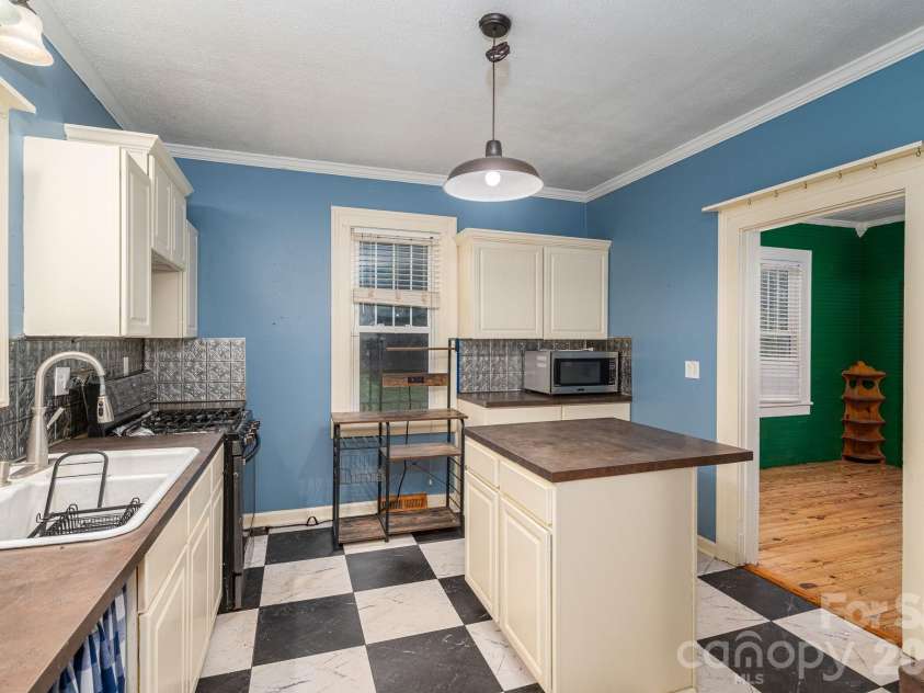 1143 Stagecoach Trail, Lawndale, NC 28090.  MLS# CAR4386296, YatesRealty ID 27469. Kitchen